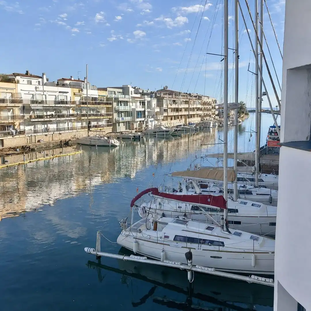 Casa adosada de lloguer en Empuriabrava amb Terrassa, Moblat i Balcó