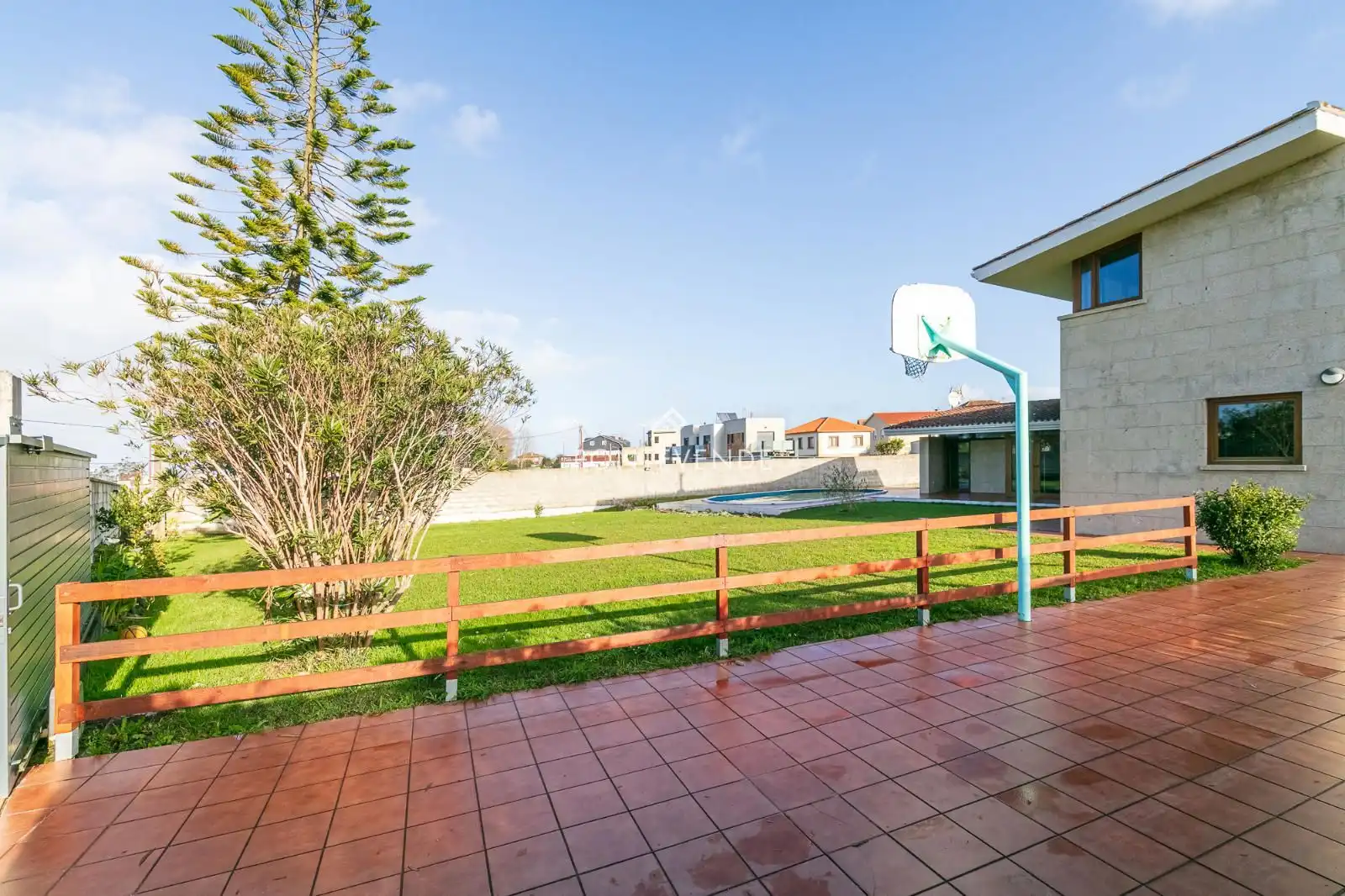 Vista exterior de Casa o chalet en venta en Vigo  con Calefacción, Trastero y Piscina