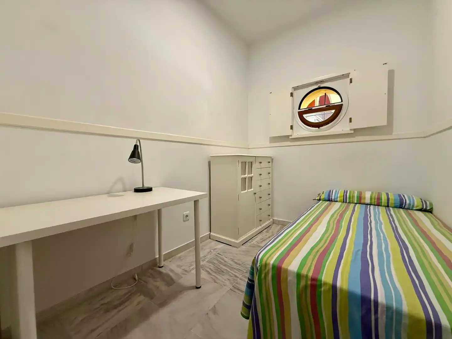Bedroom of Flat for rent in Sevilla  with Air Conditioner, Heating and Furnished