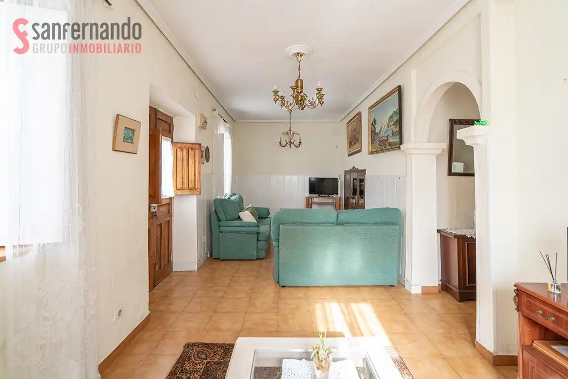 Sala d'estar de Casa o xalet en venda en Camargo amb Traster