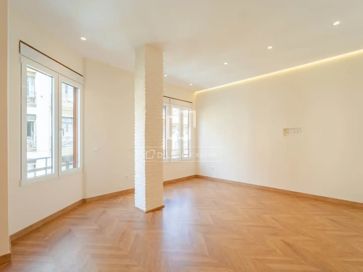 Sala d'estar de Pis de lloguer en Valencia amb Aire condicionat, Calefacció i Parquet
