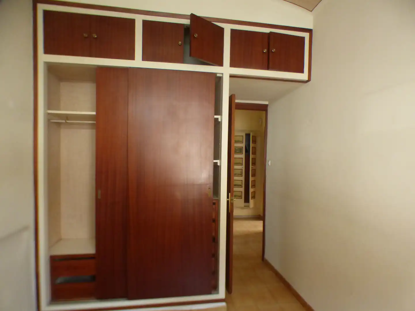 Habitación de Casa adosada de alquiler en Girona con Calefacción, Jardín privado y Terraza