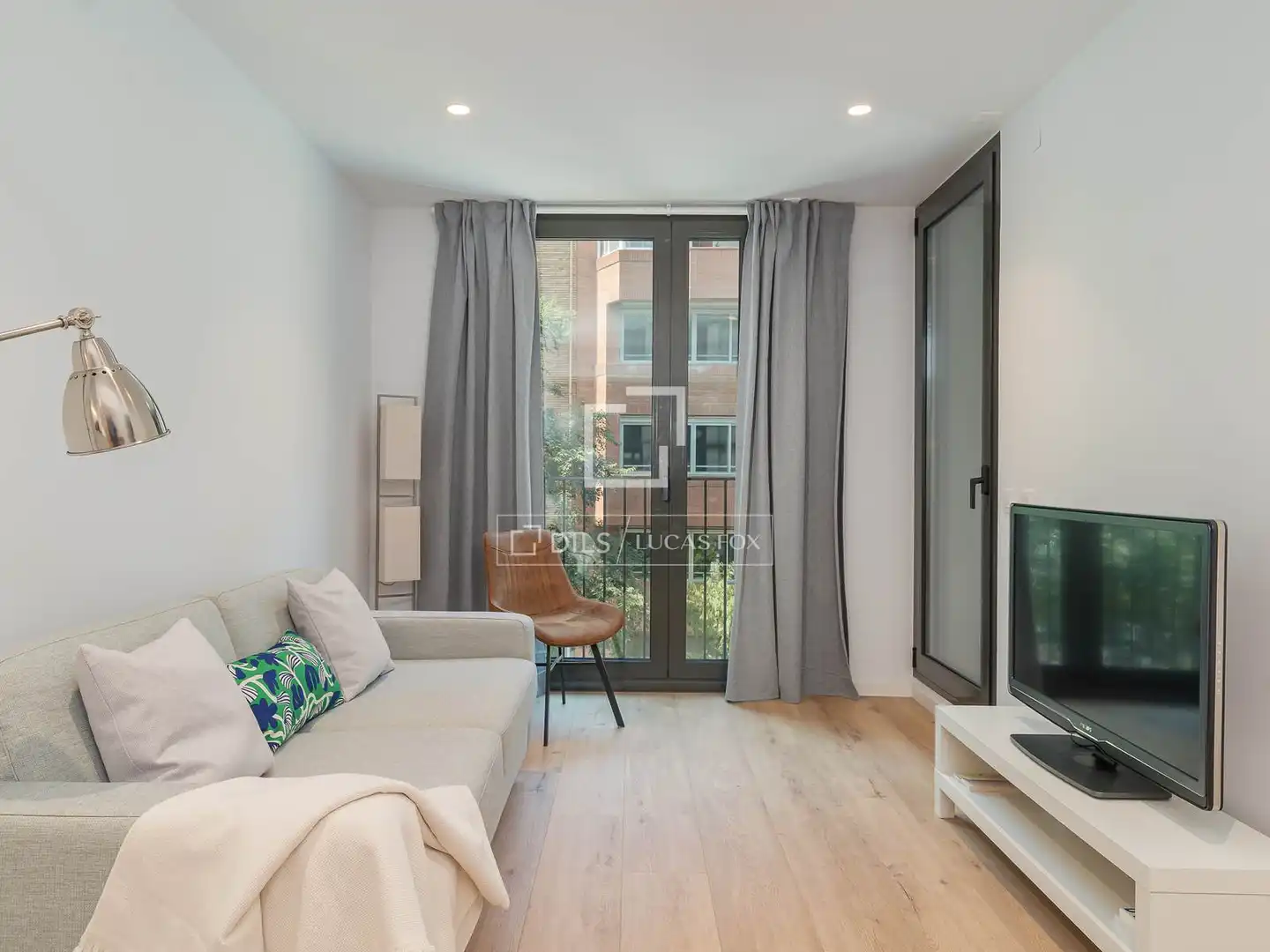 Living room of Flat for rent in Barcelona  with Air Conditioner, Parquet flooring and Furnished