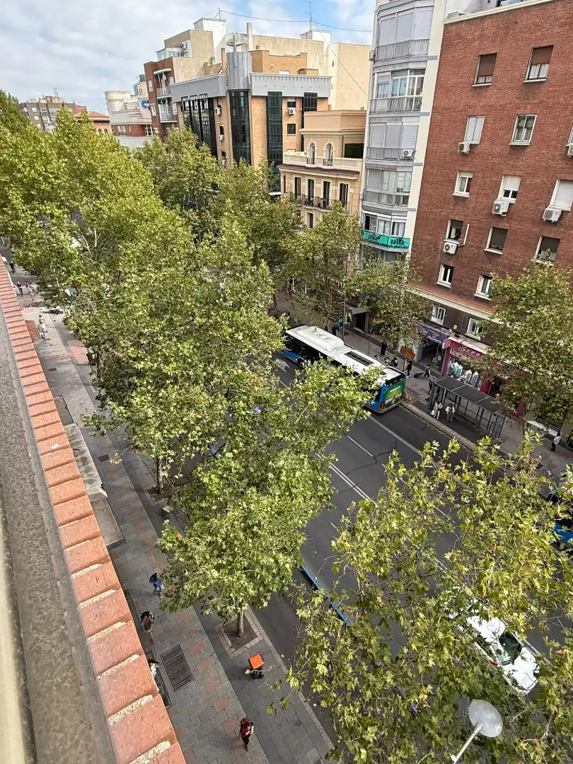 Außenansicht von Wohnung zur Miete in Madrid mit Heizung, Terrasse und Möbliert