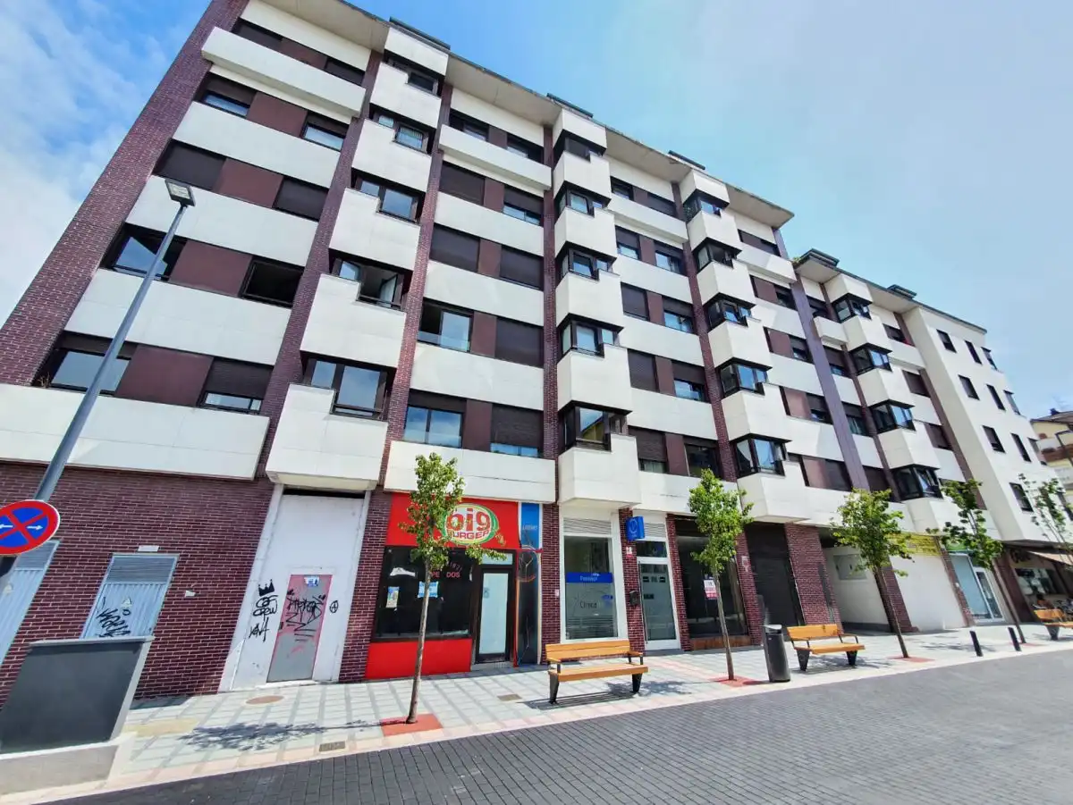 Local comercial en venta en Lugones