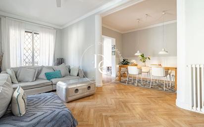 Living room of Flat for sale in  Barcelona Capital  with Air Conditioner, Heating and Terrace