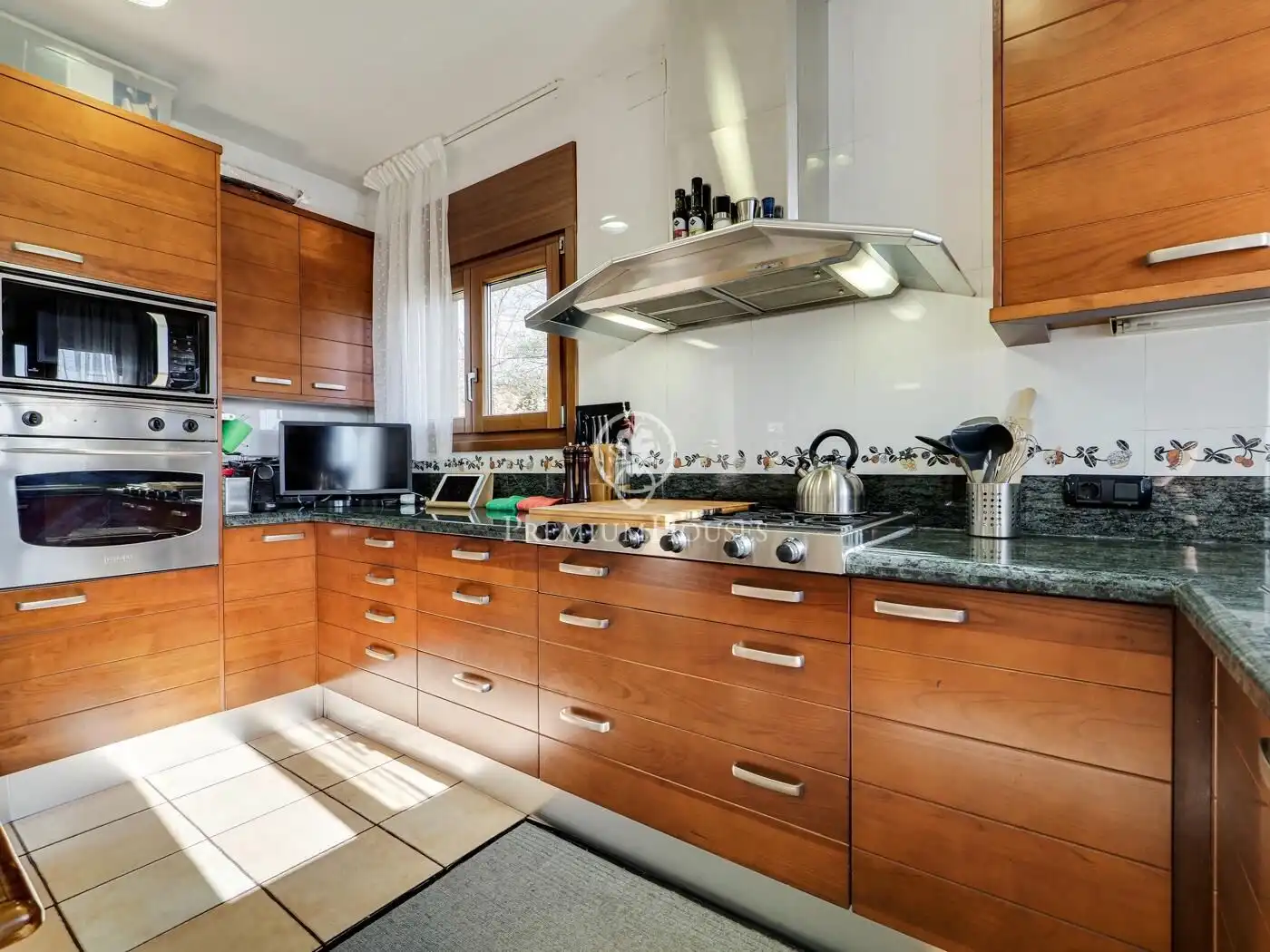 Kitchen of Houses for sale in Olesa de Montserrat  with Air Conditioner, Private garden and Terrace