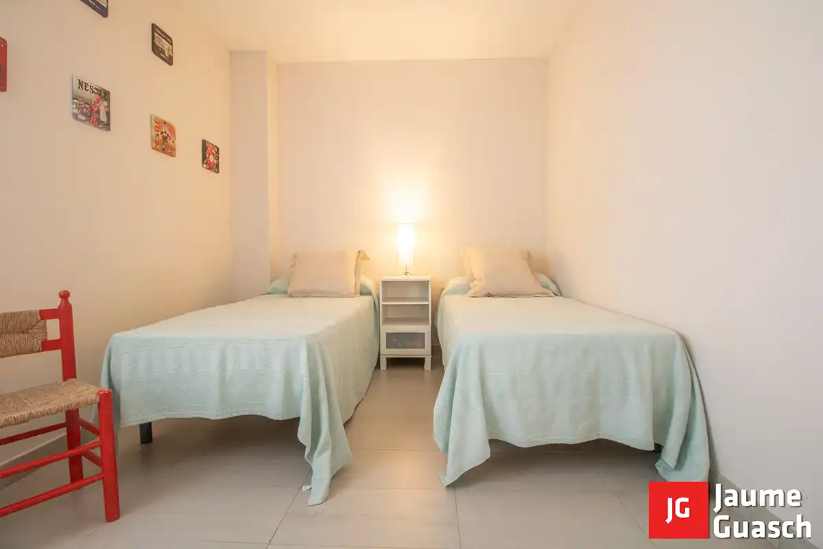 Schlafzimmer von Dachboden zum Verkauf in Torredembarra mit Klimaanlage, Heizung und Terrasse