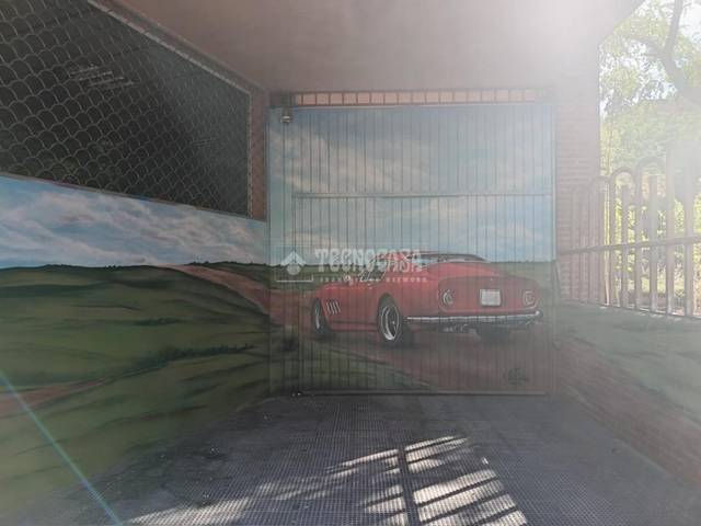 Garaje en Alquiler en Calle Valdelasierra en Acacias