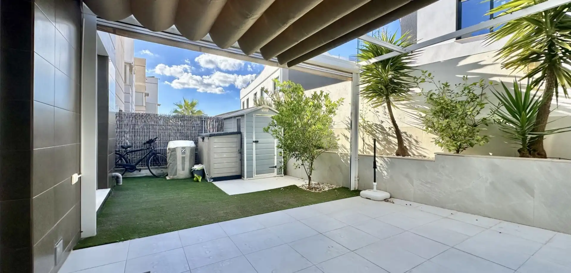 Terrassa de Casa o xalet en venda en Orihuela amb Aire condicionat, Jardí privat i Terrassa