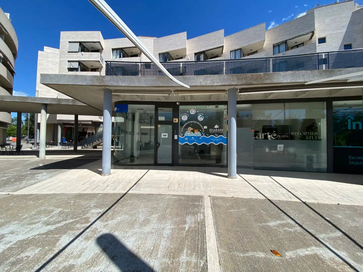 Vista exterior de Local de alquiler en Castelldefels con Aire acondicionado y Calefacción