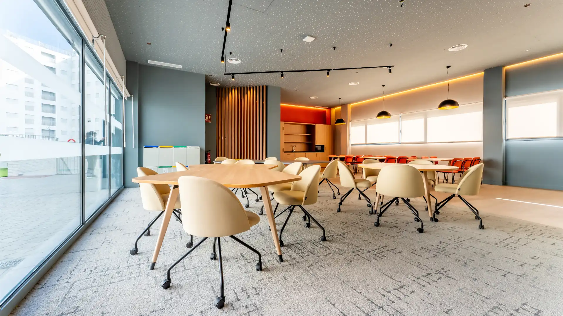 Flat for sale in  Sevilla Capital  with Air Conditioner, Storage room and Community pool