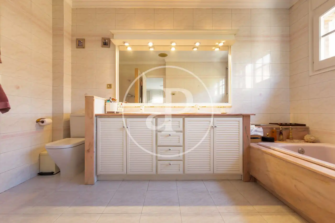 Bathroom of Houses for sale in Montcada i Reixac  with Air Conditioner, Heating and Terrace