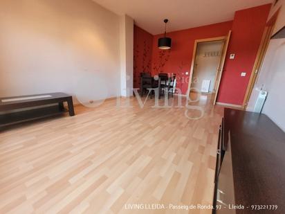 Sala d'estar de Pis en venda en Bell-lloc d'Urgell amb Aire condicionat, Calefacció i Parquet