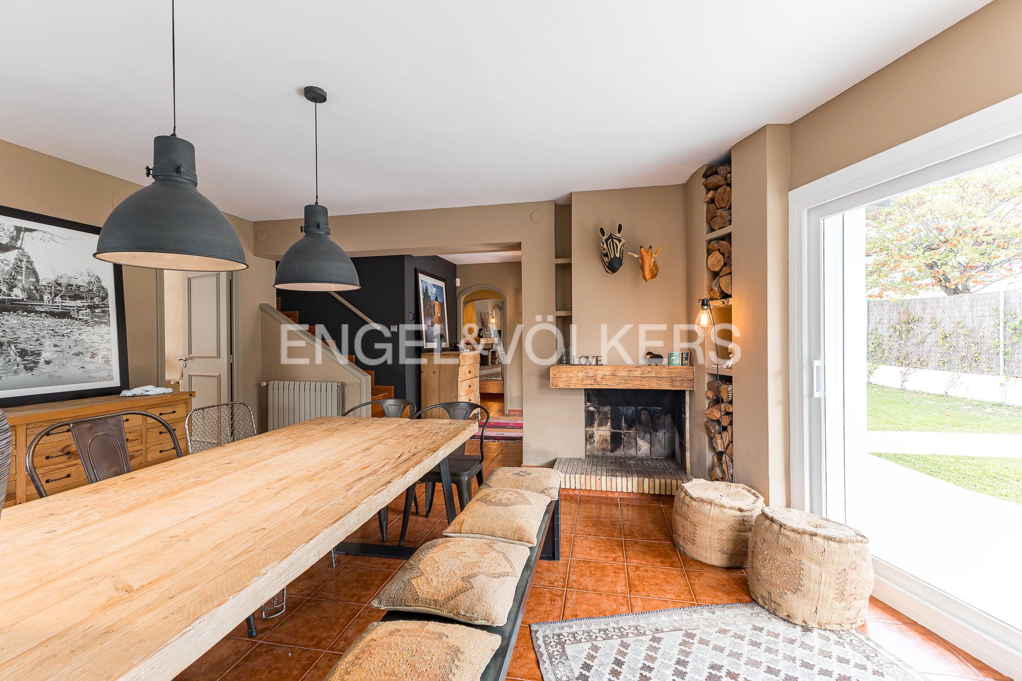 Comedor de Casa o chalet de alquiler en Vilanova i la Geltrú con Aire acondicionado, Calefacción y Jardín privado