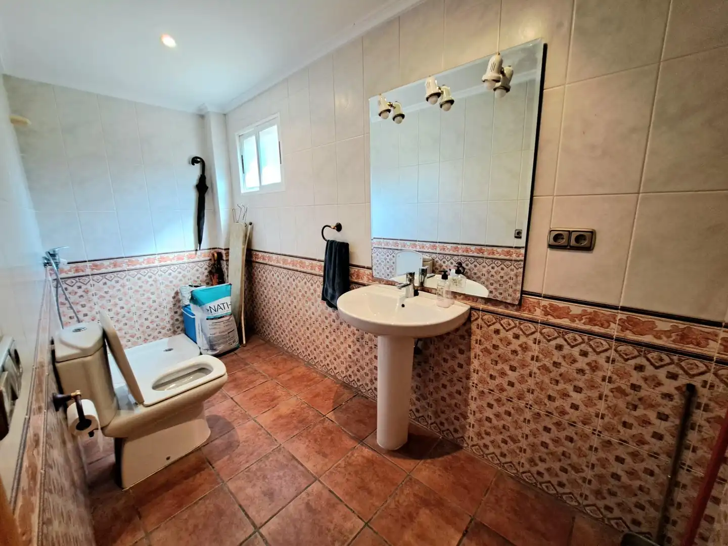Bathroom of Houses for sale in Alzira  with Air Conditioner, Private garden and Terrace