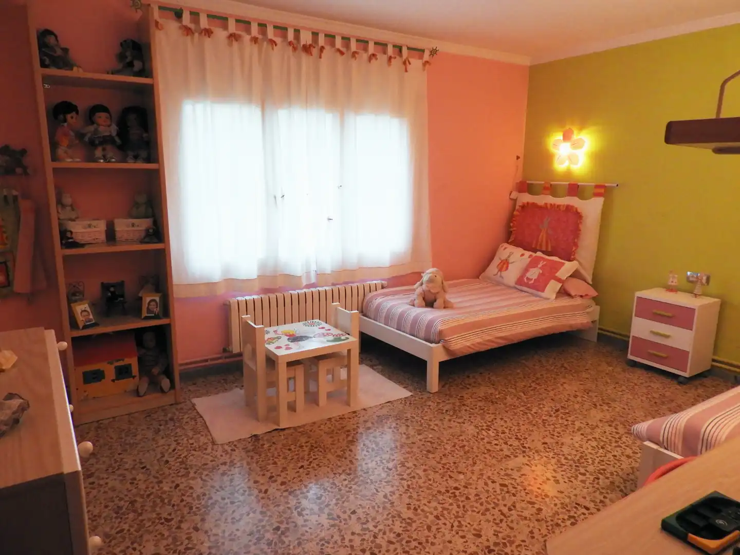 Schlafzimmer von Haus oder Chalet zum Verkauf in Castellar del Vallès mit Klimaanlage, Heizung und Privatgarten