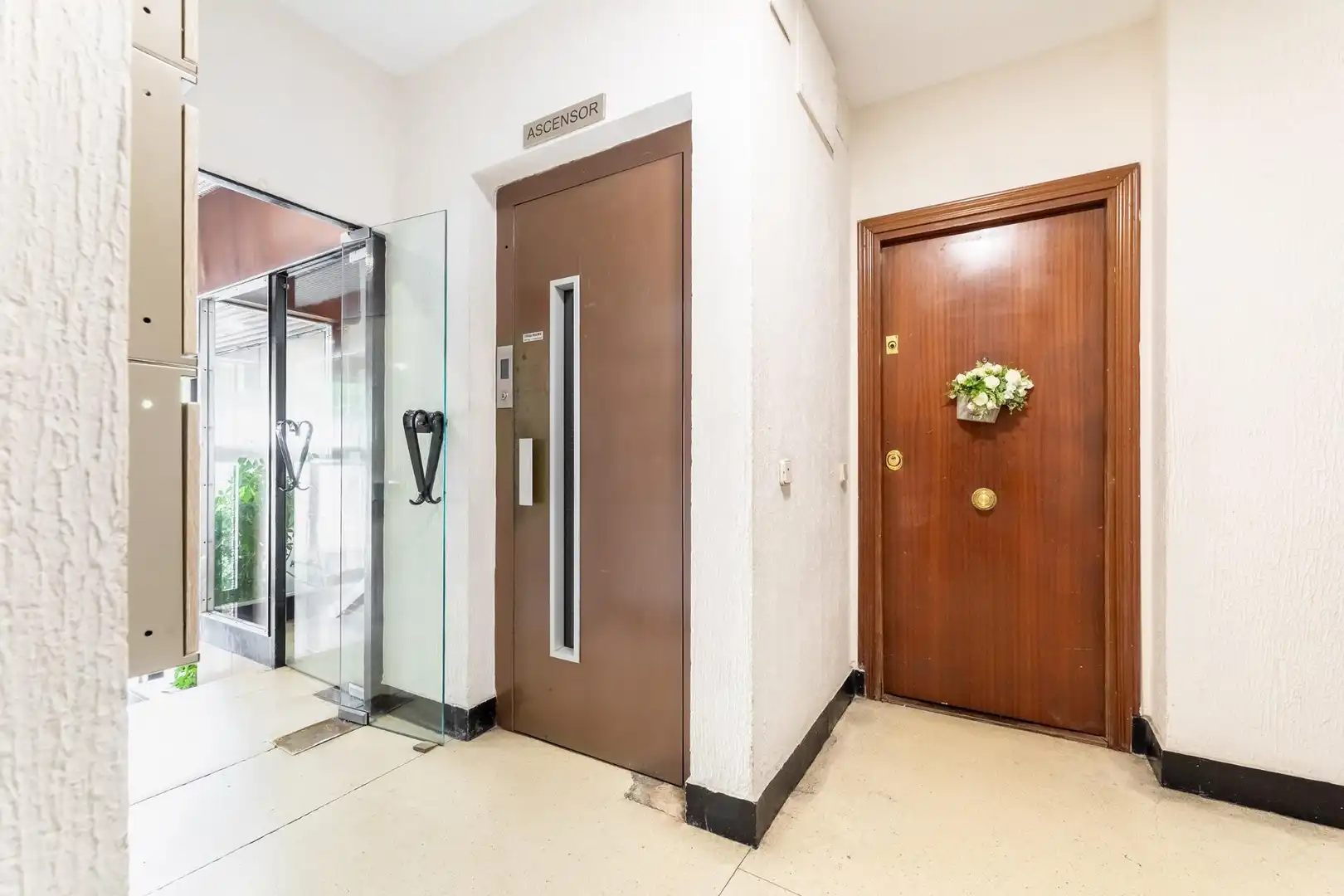 Flat for rent in Madrid  with Air Conditioner and Heating