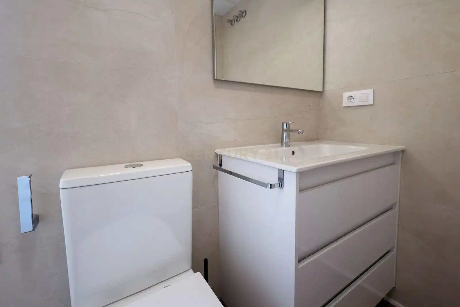 Badezimmer von Wohnungen zum Verkauf in Dénia mit Klimaanlage und Ofen