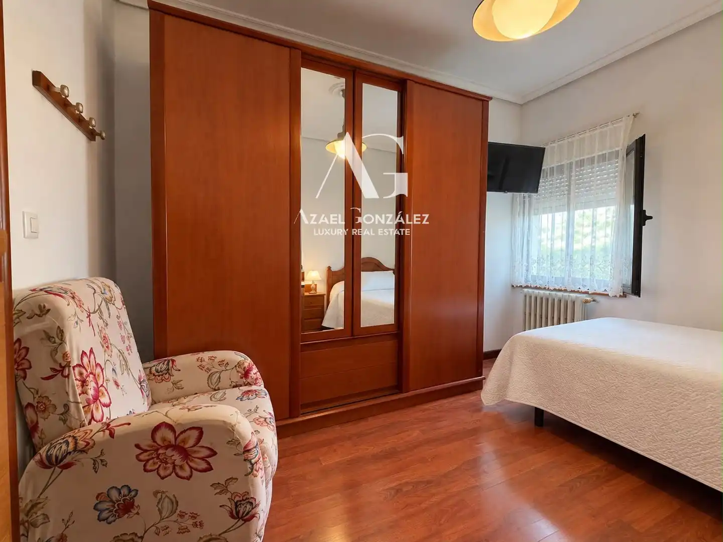 Habitación de Casa o chalet en venta en Torrelavega  con Calefacción y Amueblado