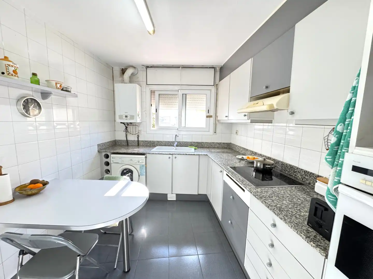 Cocina de Piso en venta en Terrassa con Aire acondicionado, Calefacción y Amueblado
