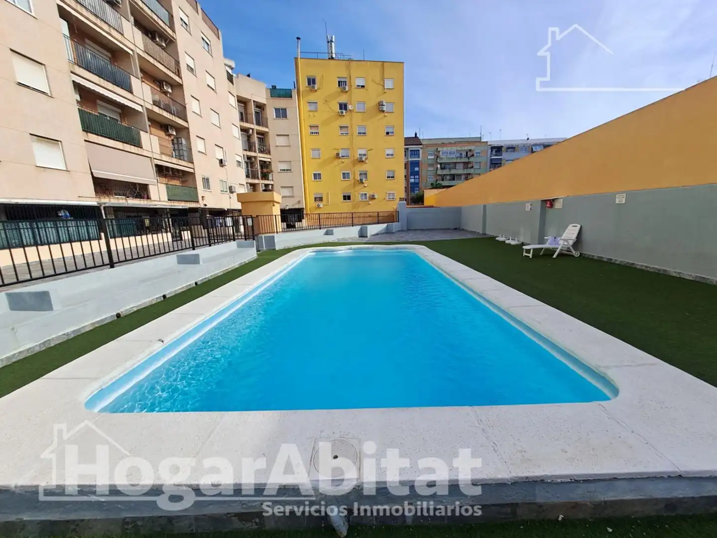 Piscina de Pis en venda en Alaquàs amb Aire condicionat, Calefacció i Balcó