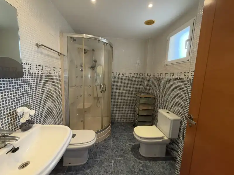Baño de Casa adosada en venta en Puçol con Aire acondicionado, Calefacción y Terraza