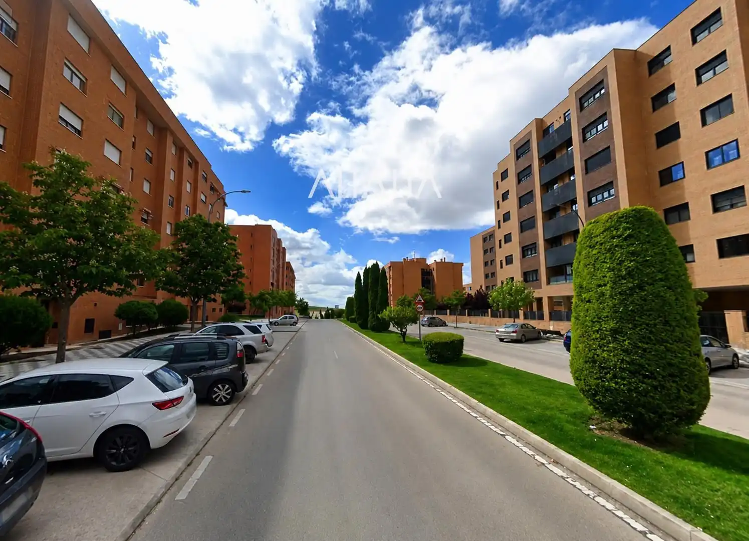Vista exterior de Pis de lloguer en Cuenca amb Traster i Moblat