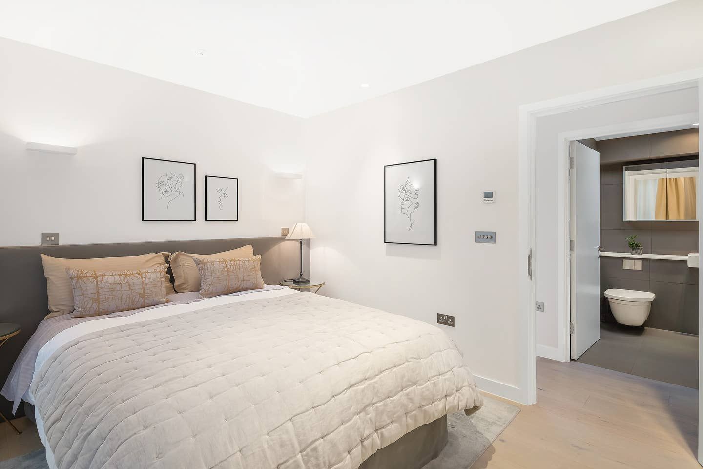 Bedroom of Flat to rent in Majadahonda  with Air Conditioner, Furnished and TV