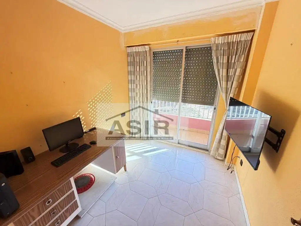Dormitori de Casa o xalet en venda en Alzira amb Aire condicionat i Terrassa