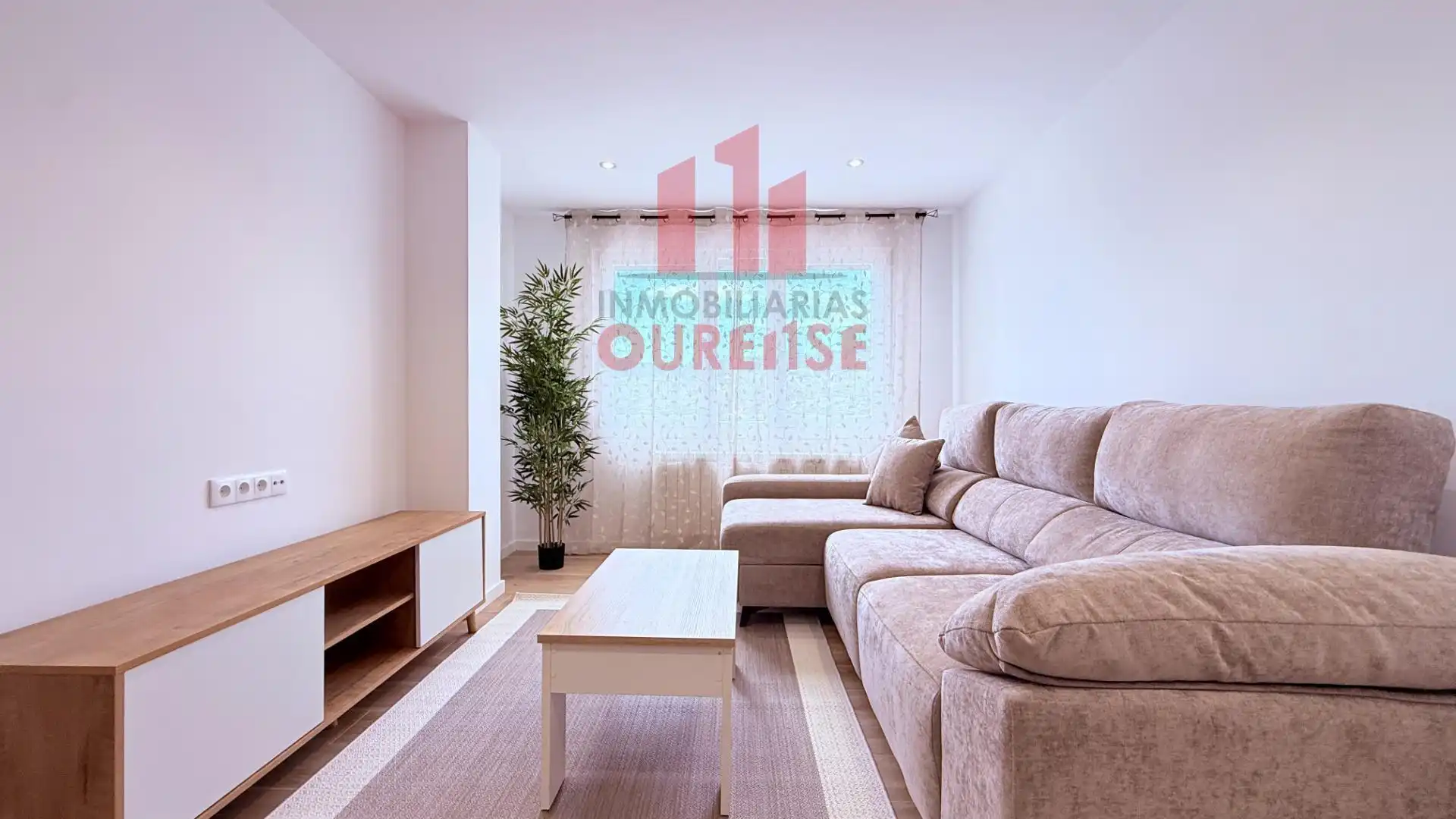 Living room of Flat for rent in Ourense Capital   with Heating and Furnished
