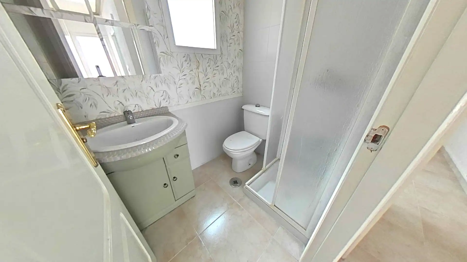 Badezimmer von Wohnung zum Verkauf in Bigastro mit Klimaanlage und Balkon