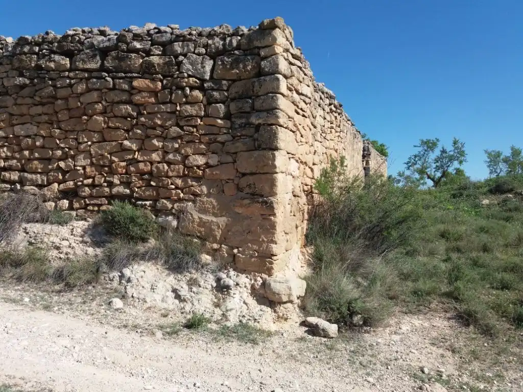 Casa rústica en venda a Valdeltormo, imagen 2