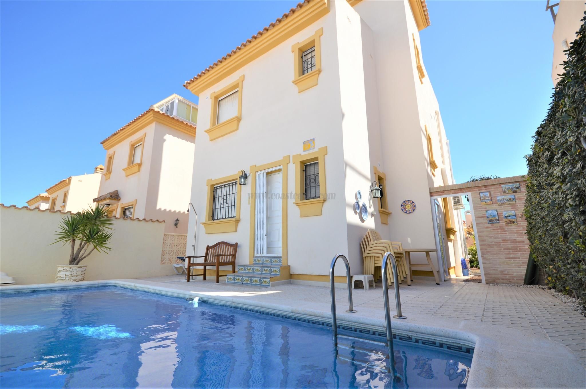 Exterior view of House or chalet for sale in Orihuela  with Air Conditioner, Heating and Terrace