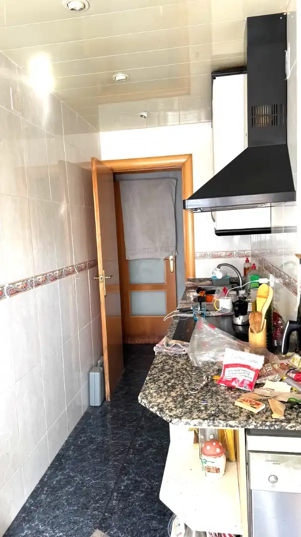 Cocina de Piso en venta en Cornellà de Llobregat con Aire acondicionado y Horno