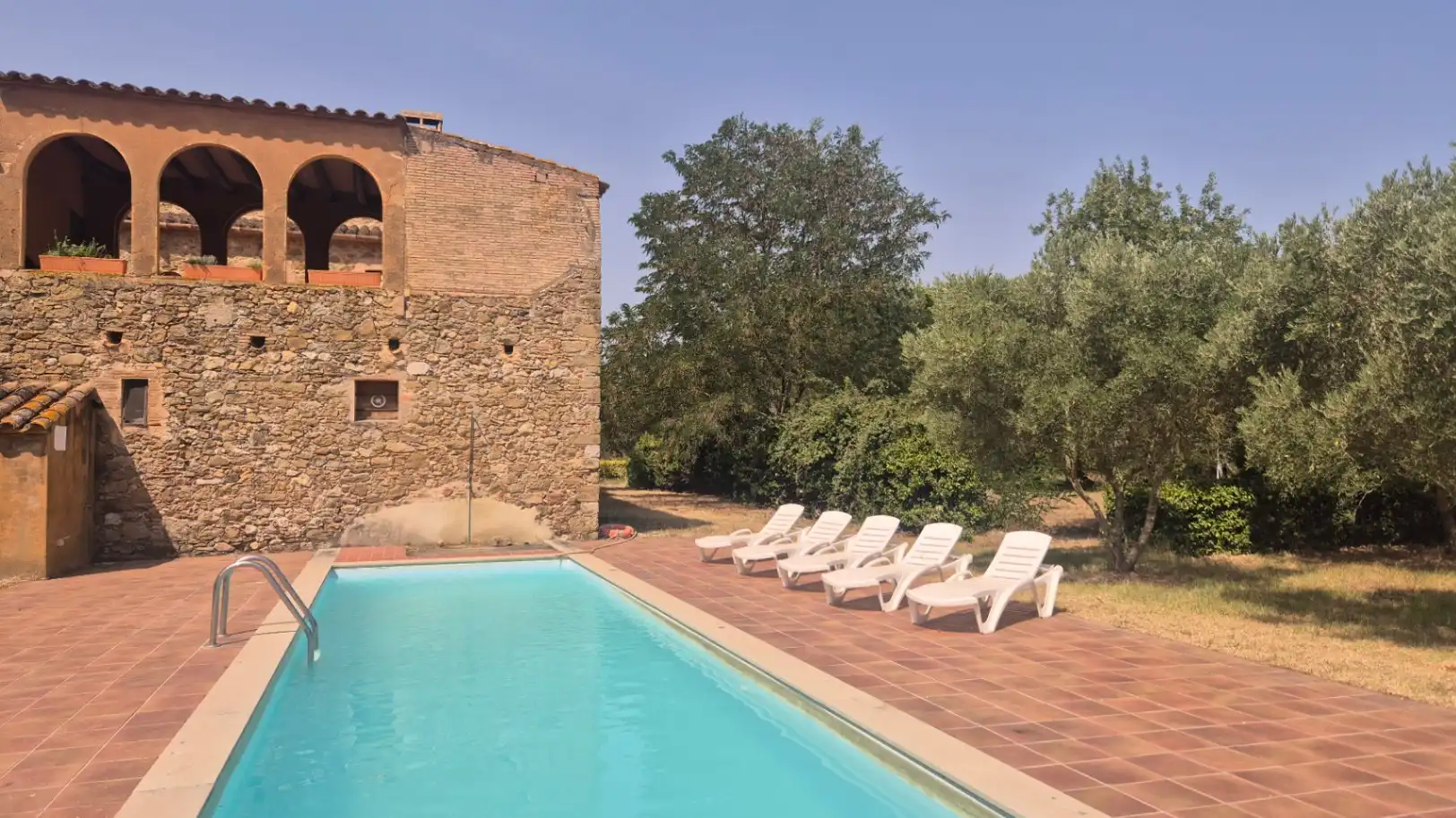 Piscina de Finca rústica en venda en Verges amb Calefacció, Jardí privat i Terrassa
