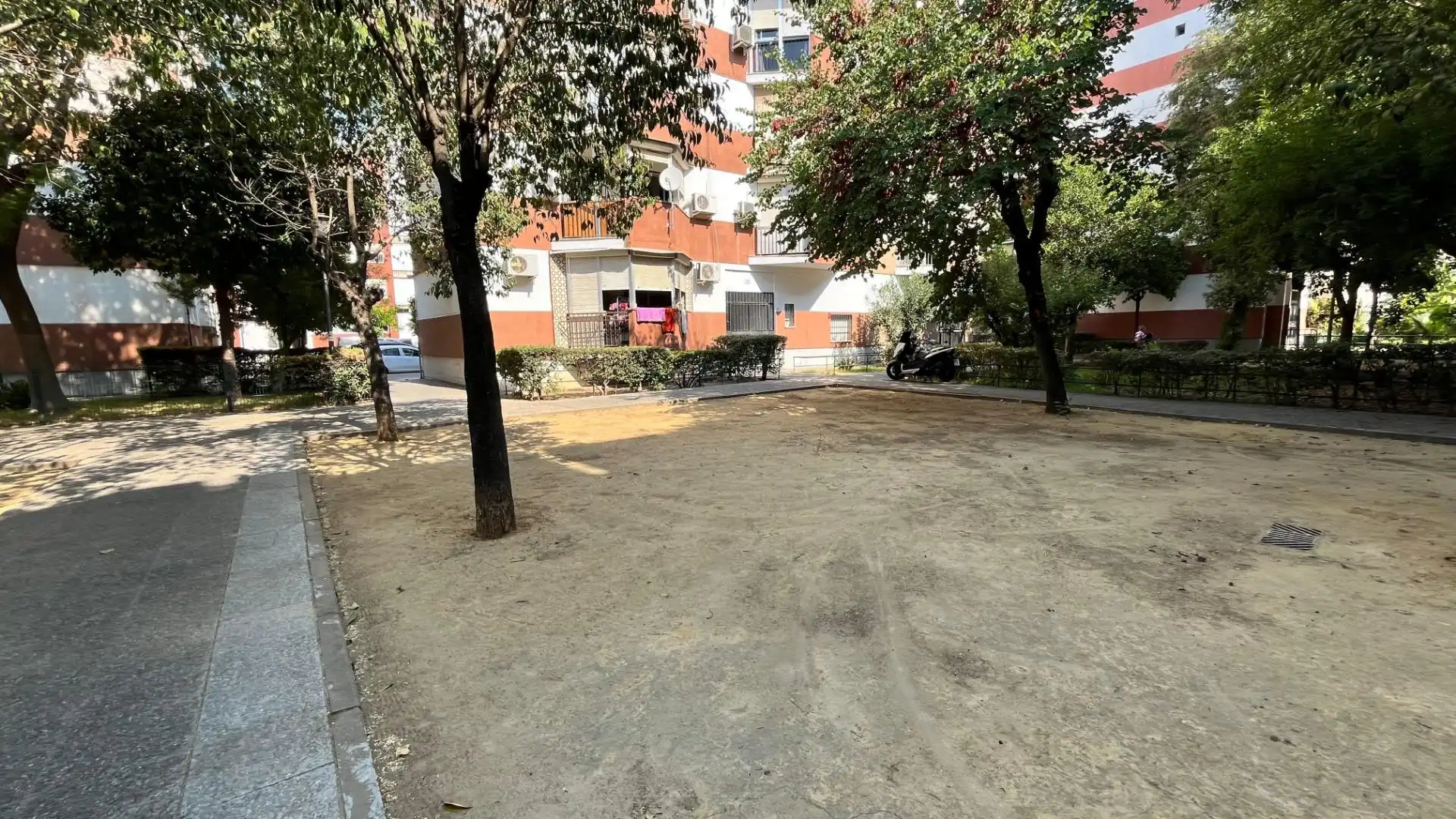 Parking of Flat for sale in Sevilla  with Air Conditioner and Terrace
