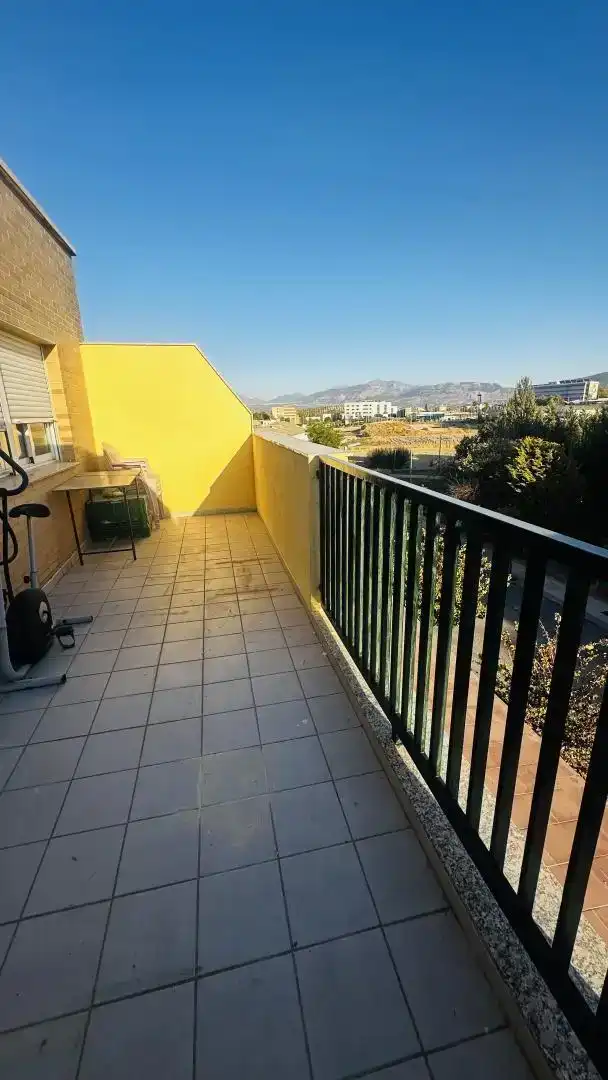 Terrassa de Casa adosada en venda en Jaén amb Aire condicionat i Balcó