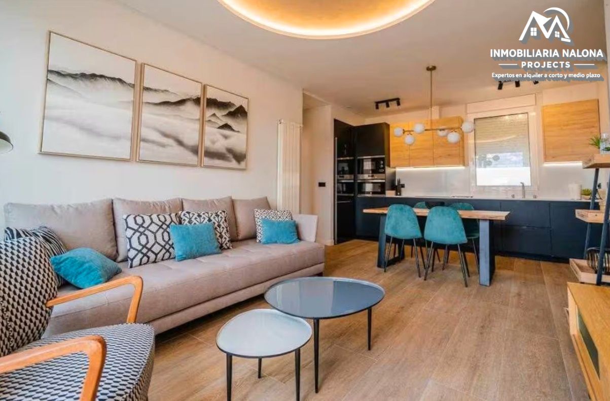 Sala d'estar de Apartament de lloguer en Burgos Capital amb Aire condicionat, Calefacció i Parquet