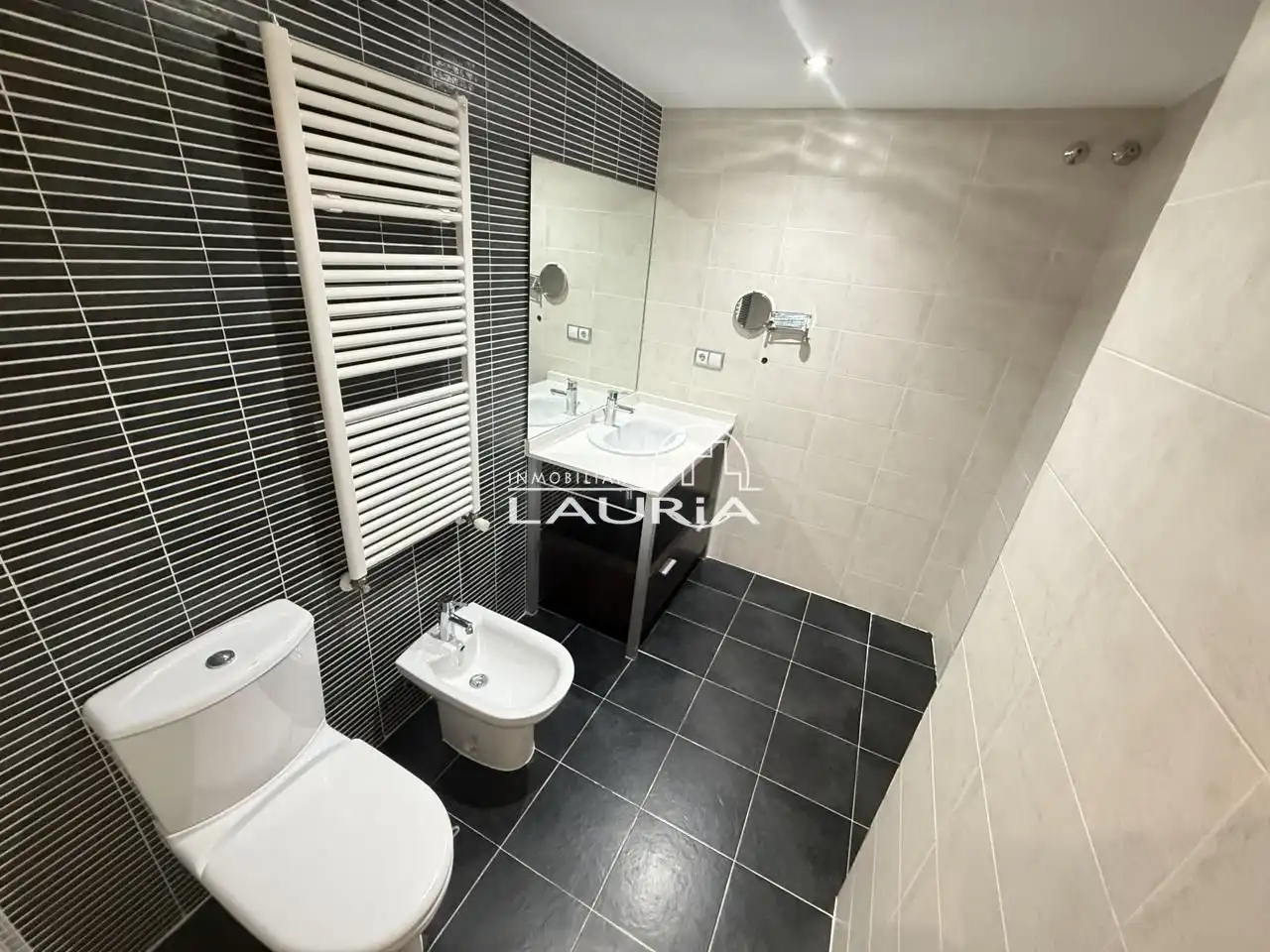Bathroom of Flat for sale in Burjassot  with Air Conditioner, Heating and Private garden