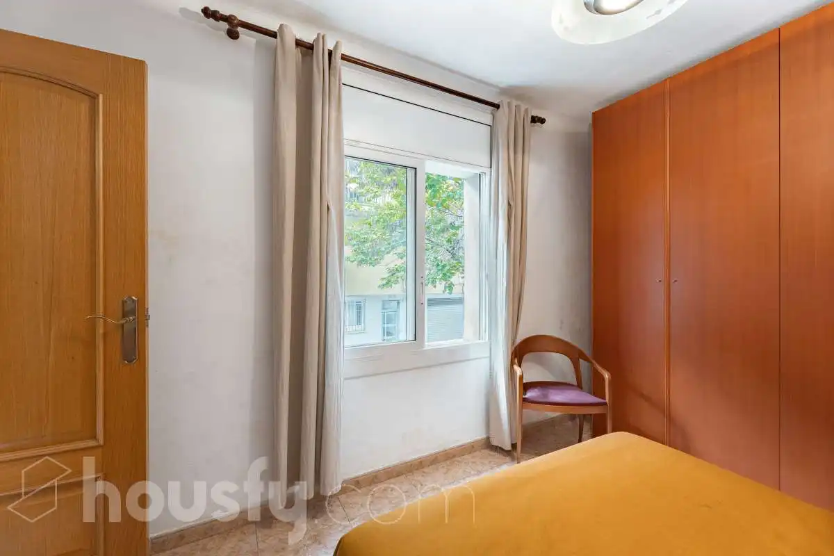 Schlafzimmer von Wohnung zum Verkauf in Barcelona mit Möbliert