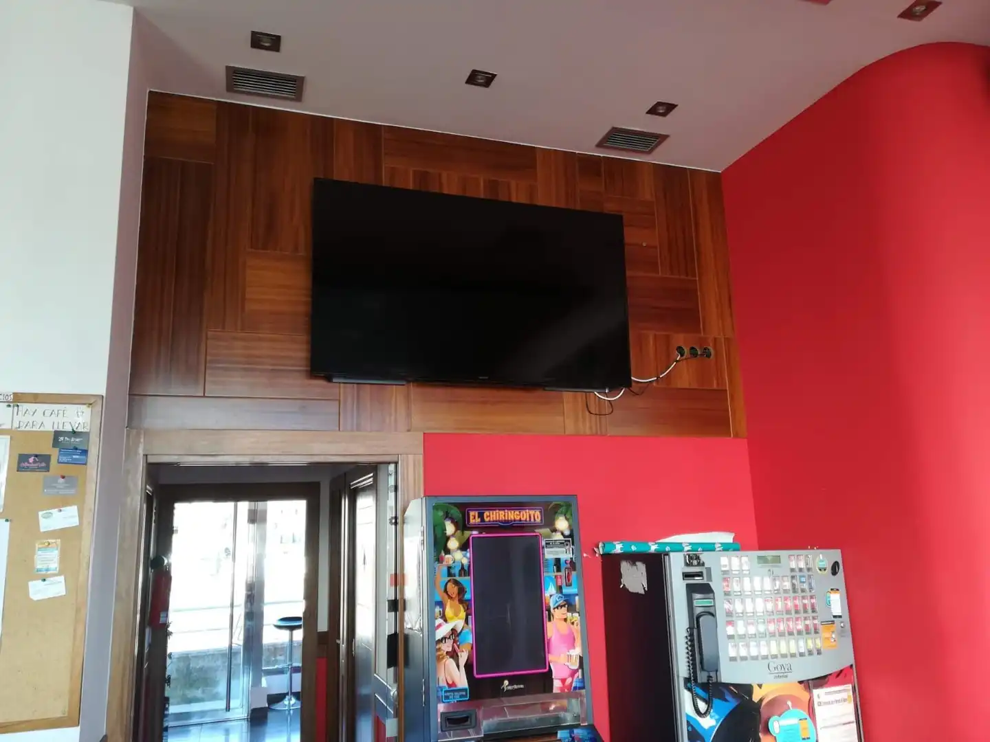 Commercial properties for rent in Calle Hornillos, Universidad - Las Huelgas