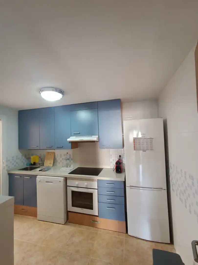 Cuina de Apartament de lloguer en La Manga del Mar Menor amb Aire condicionat, Calefacció i Terrassa