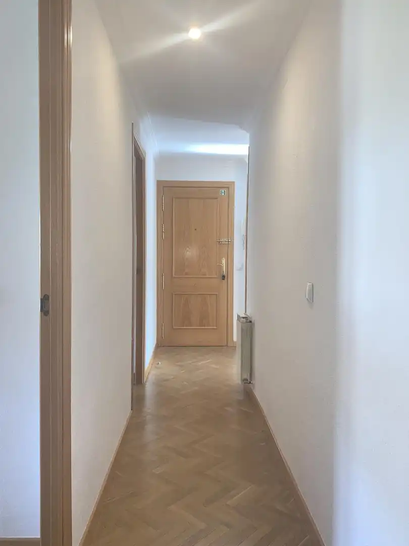 Piso de alquiler en Manzanares El Real con Parquet, Terraza y Piscina comunitaria