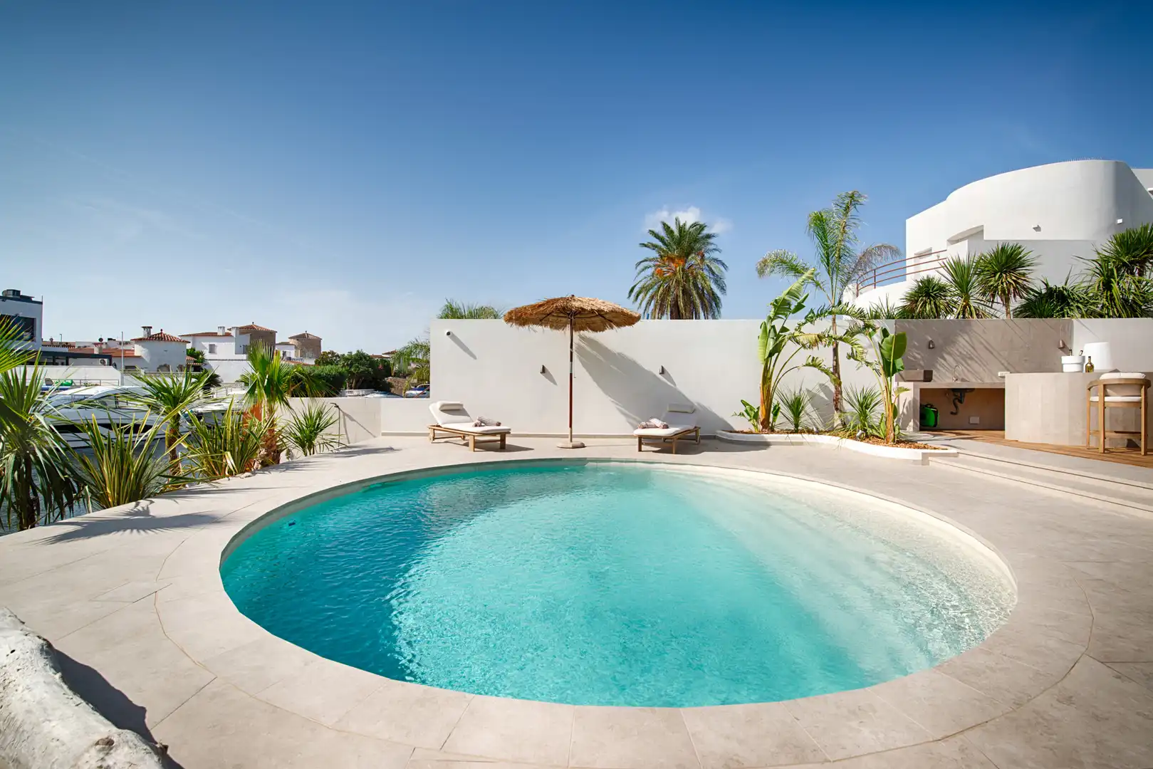 Chalet con piscina en venta en Carrer Segre, imagen 3