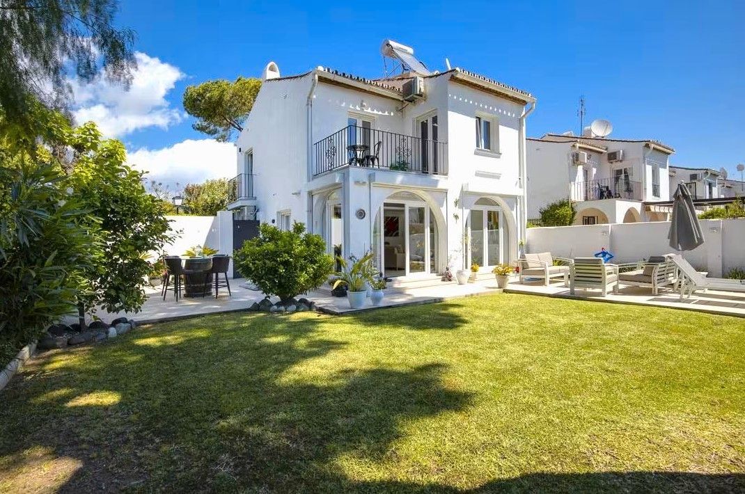 Garden of House or chalet for sale in Estepona  with Air Conditioner, Heating and Private garden
