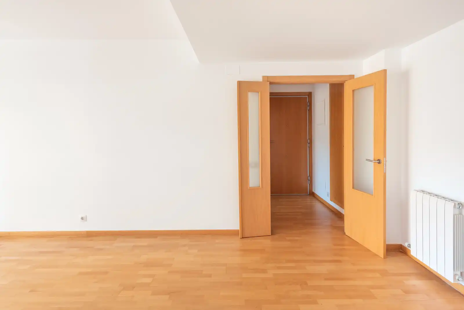 Flat for rent in Sabadell  with Heating, Parquet flooring and Oven
