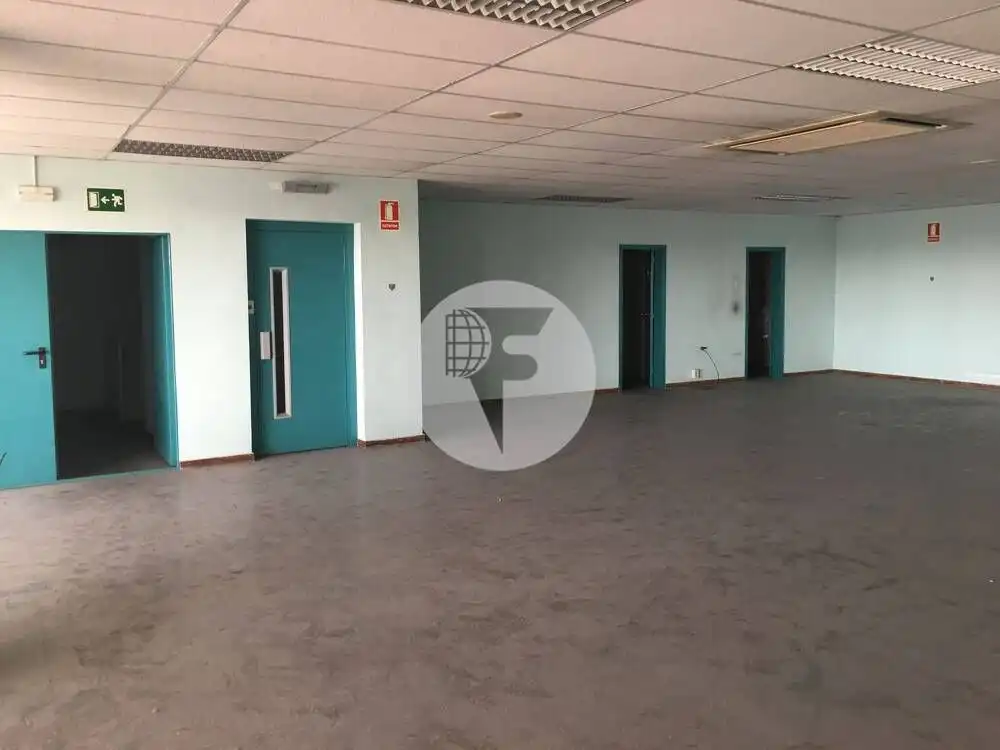 Nave industrial en venta en Barberà del Vallès