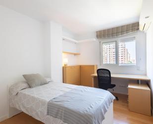 Bedroom of Flat to share in  Valencia Capital  with Air Conditioner, Heating and Balcony