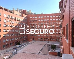 Exterior view of Flat to rent in  Madrid Capital  with Heating and Furnished